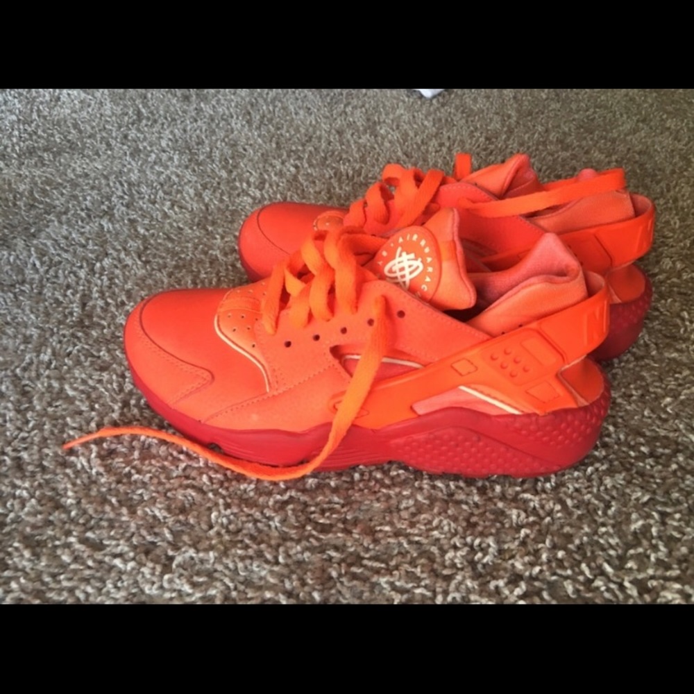 sneakers - Picture 1 of 2